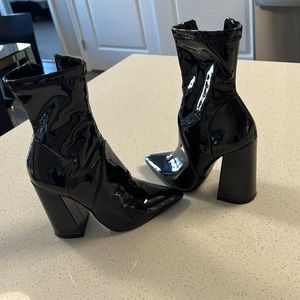 Steve Madden patent worn once size 5